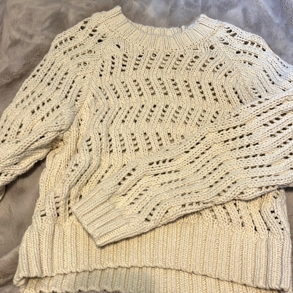 American Eagle sweater